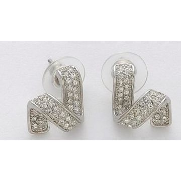 Σκουλαρίκια μεταλλικά κυματιστά σε ασημί χρώμα διακοσμημένα με στράς