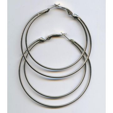 Σκουλαρίκια μεταλλικοί διπλοί κρίκοι σε ασημί χρώμα