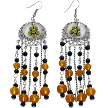 Σκουλαρίκια μεταλλικά σε ασημί χρώμα λουλούδι από πράσινα στράς και χάντρες σε μαύρο και πορτοκαλί χρώμα