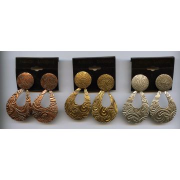 Σκουλαρίκια μεταλλικά με χαραγμένο σχέδιο σε σχήμα δάκρυ