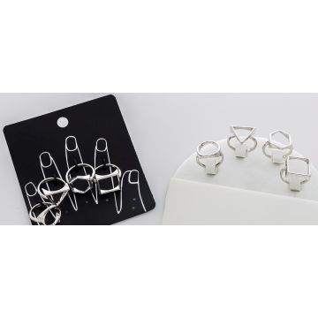 Σέτ δαχτυλίδια σε ασημί χρώμα με γεωμετρικά σχήματα