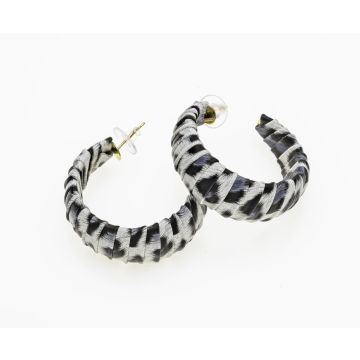 Σκουλαρίκια χρυσά κρεμαστά με ασπρόμαυρο σχέδιο