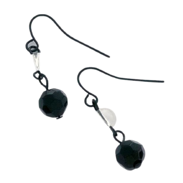 Σκουλαρίκια μεταλλικά 2εκ με ημιδιαφανή λευκή  και μαύρη χάντρα