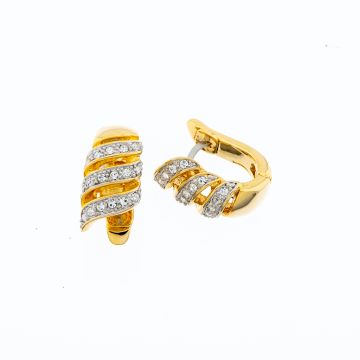 Σκουλαρίκια μεταλλικά οβάλ σε χρυσό χρώμα διακοσμημένα με σειρές απο στράς