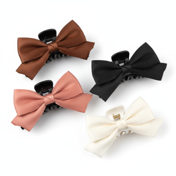 Κλάμερ μαλλιών, διακοσμημένα με έναν  σατέν φιόγκο σε χρώματα 