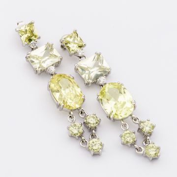 Σκουλαρίκια μεταλλικά με ζιρκόν σε διάφορα σχήματα και μεγέθη