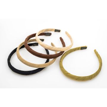  Λεπτές στέκες μαλλιών σε γήινα χρώματα.